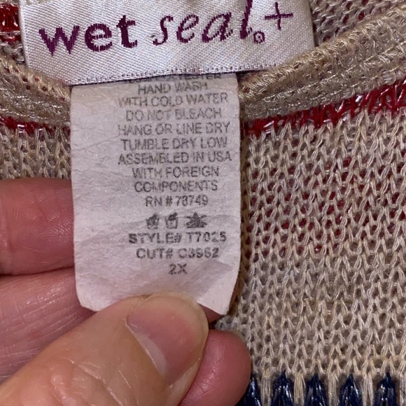 🔴Sweater Top🔴 - Picture 3 of 4